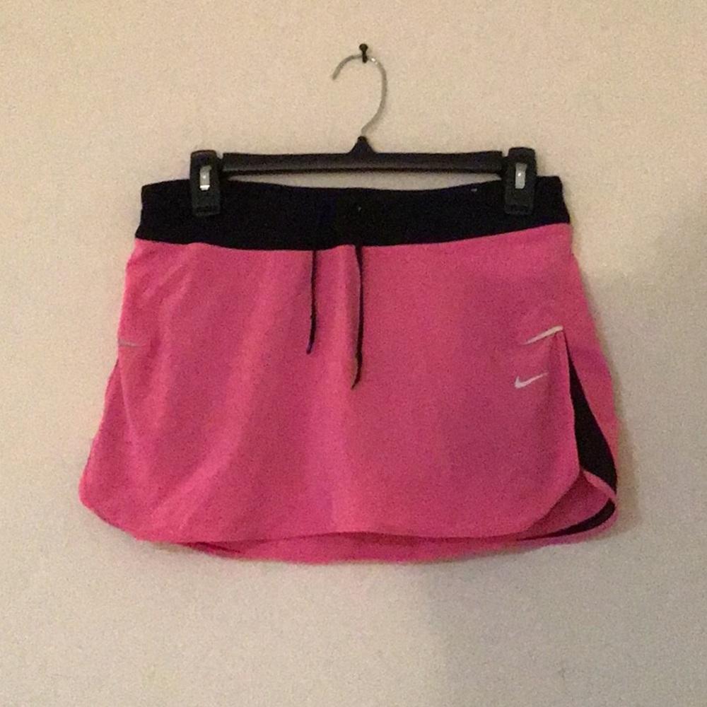 Pink Nike dry-fit mini athletic skirt